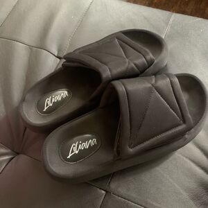 Forever21 Liliana Adjustable Black Slides Womens size 9/10